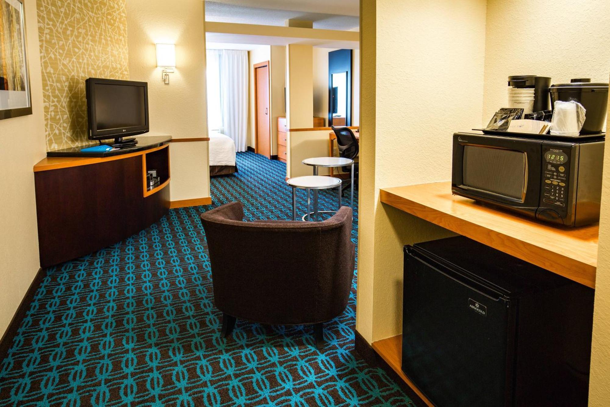 Fairfield Inn And Suites By Marriott Portsmouth Exeter Exterior foto